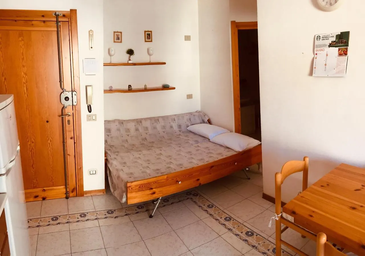 Holiday House Αλγκέρο 0*,